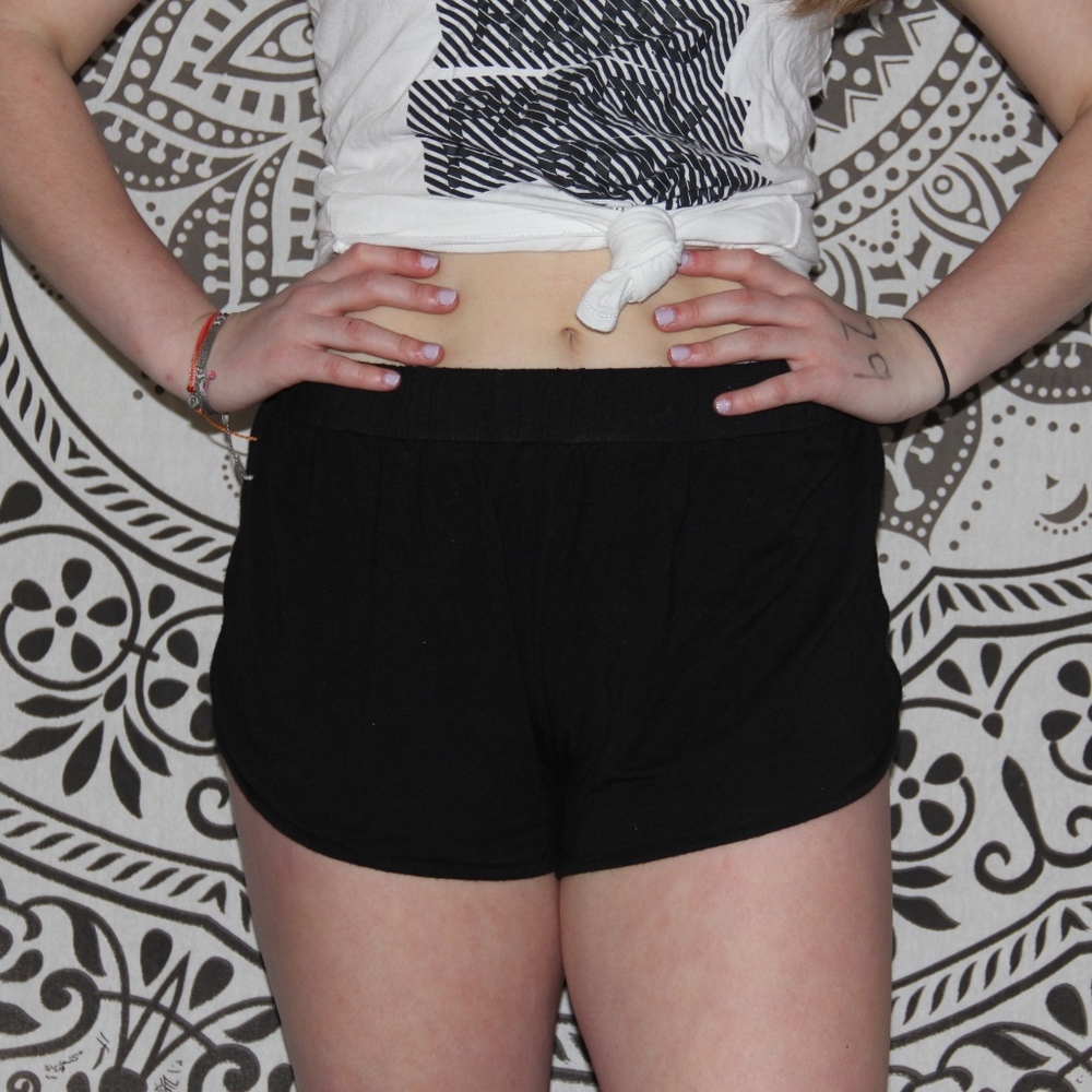 black flowy shorts